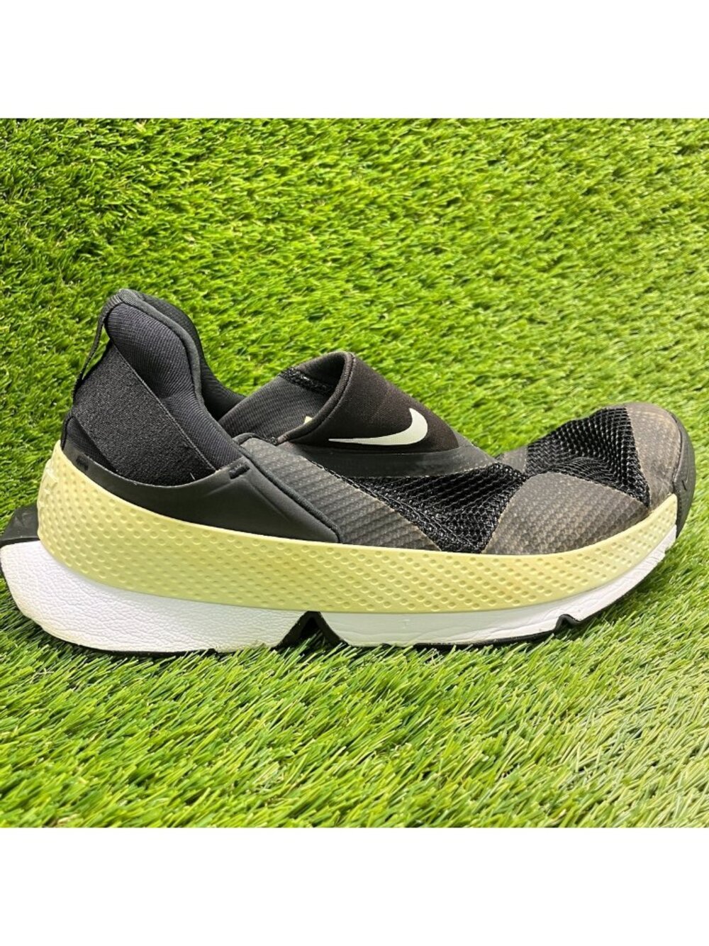 Nike Go FlyEase Womens Size 12.5 Black Athletic Walking Slip On Shoes Sneakers
